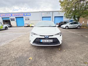 Toyota Corolla 1.8 Hybrid 2020 - Image 2