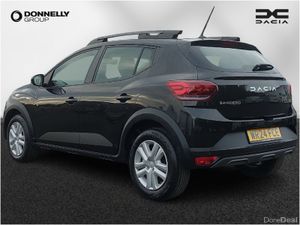 Dacia Sandero Stepway Hatchback Expression - Image 2