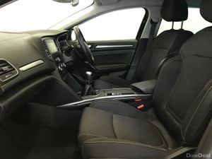 Renault Mégane Sport Tourer Iconic TCe 140 - Image 4