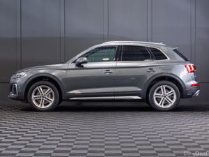 2024 Audi Q5 50 TFSIe S-Line Quattro - Image 3