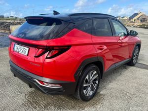 Hyundai Tucson Executive TWO Tone 5DR - Image 3