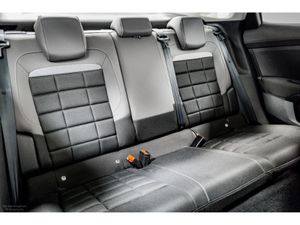 Citroen C4 X PLUS Hybrid Auto 145HP - Image 4