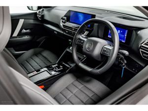 Citroen C4 X PLUS Hybrid Auto 145HP - Image 2