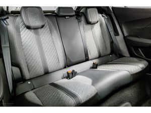 Peugeot 2008 Allure Hybrid Auto 145HP - Image 4