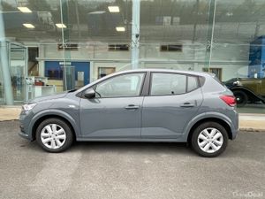 Dacia Sandero 1.0 Petrol Automatic - Image 2