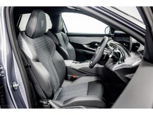 Peugeot 3008 GT Hybrid Auto 145HP - Image 3