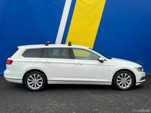 Volkswagen Passat ELEGANCE 2.0 TDI AUTO // SERVICE - Image 2