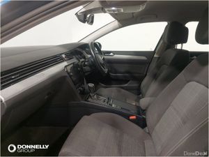 Volkswagen Passat Estate SE Nav - Image 3
