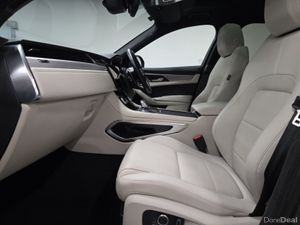 Jaguar F-pace F-Pace Estate R-Dynamic SE - Image 4