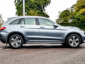 Mercedes-Benz GLC 220d 4Matic Auto Low Mileage - Image 4