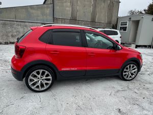 Volkswagen Polo 2014 Cross - Image 4
