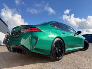 BMW M5 4.4 V8 Twin Turbo 2025 - Image 2