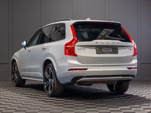 242 Volvo XC90 Plus T8 Recharge Dark Theme 7 Seat - Image 4