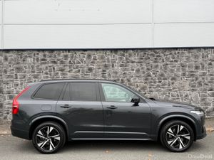 2021 Volvo XC90 R-Design Dark 7 Seat AWD T8 390hp - Image 4