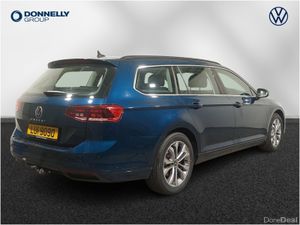 Volkswagen Passat Estate SE Nav - Image 4