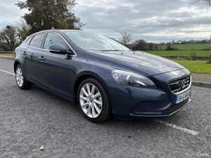2015 VOLVO V40 1.6 PETROL AUTOMATIC - Image 2