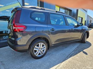 Dacia Jogger TCE 110 Comfort 7 Seater - Image 4