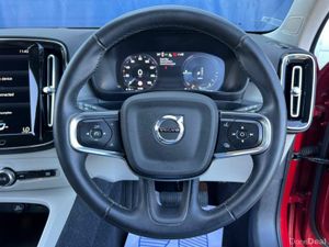 Volvo XC40 T4 INSCRIPTION 1.5 HYBRID AUTO // FULL - Image 4