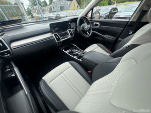 Kia Sorento K4 4X4 PHEV WO SV 6DR AUTO - Image 4