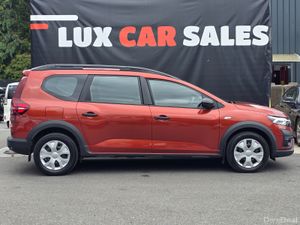 2024 Dacia Jogger 1.0 TCe ESSENTIAL  // 7 SEATERS - Image 2