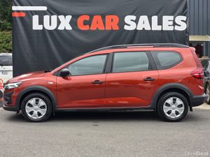 2024 Dacia Jogger 1.0 TCe ESSENTIAL  // 7 SEATERS - Image 3