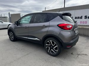 142 Renault Captur 1.5D SIGNATURE Warranty - Image 2