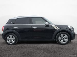 Mini Cooper D Crossover Automatic - Image 2