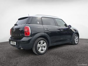 Mini Cooper D Crossover Automatic - Image 3