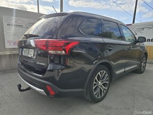 161 Mitsubishi Outlander 2.2D 4WD 7 Seater - Image 4