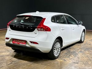 Volvo V40 1.5 AUTO - CRUISE CONTROL - ALLOY WHEELS - Image 4