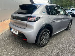 Peugeot 208 Electric 136bhp (50 Kwh) Allure Pack - Image 3