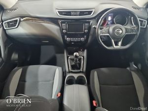 Nissan Qashqai 1.5 DSL SE **Pan Roof** - Image 2