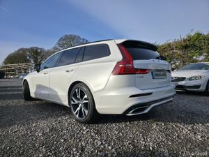 2021 Volvo V60 | B5 R-Design - Image 3