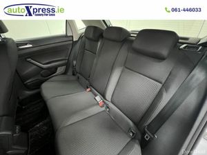 Volkswagen Polo 1.0 TSI Automatic, Reversing camer - Image 4