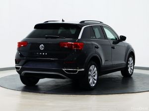 *84* 2018 Volkswagen T-Roc 1.5TSI SE EVO - Image 4