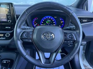 Toyota Corolla WXB 1.8 HYBRID // HALF LEATHER HEAT - Image 4