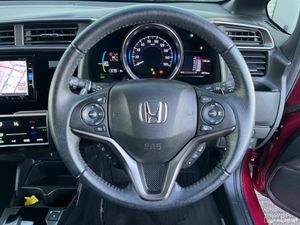 Honda Fit F-PACKAGE 1.5 HYBRID // REVERSE CAMERA / - Image 4
