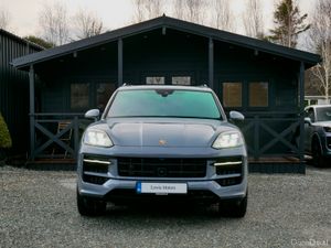 2025 Porsche Cayenne E-Hybrid HIGH SPEC - Image 2