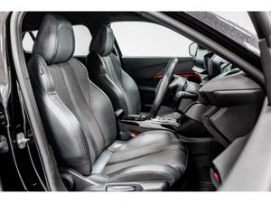 Peugeot 2008 E-GT 50kWh Auto 136HP - Image 3