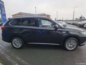 MITSUBISHI OUTLANDER 2.4 4H AUTOMATIC PHEV - Image 4