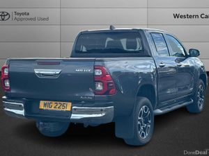 Toyota Hilux 2.8 D-4D Invincible Auto 4WD Euro 6 ( - Image 2