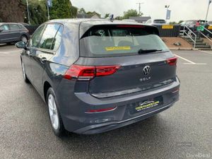 Volkswagen Golf Life - Image 4