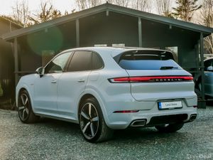 2024 Porsche Cayenne E-Hybrid 470BHP - Image 3