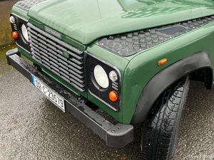 Land Rover Defender 2002 6 seater - Image 4