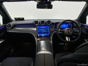 Mercedes-Benz GLC GLC 300e Urban Edition | Reversi - Image 4