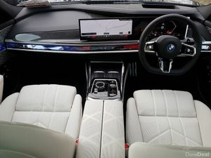 BMW 7-Series G70 M760e xDrive - Image 4