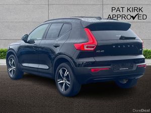 Volvo XC40 Estate R DESIGN - Image 2