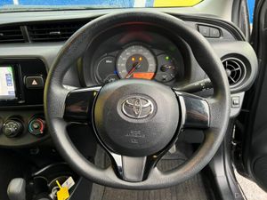 Toyota Yaris 1.0 AUTO // FULL SERVICE HISTORY // R - Image 4