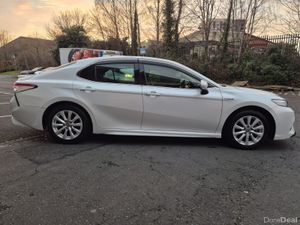 TOYOTA CAMRY / 2020 / 2.5 PETROL HYBRID /AUTOMATIC - Image 4