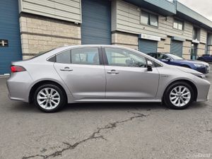 TOYOTA COROLLA  / 2020 / 1.8 PETROL HYBRID / AUTO - Image 4